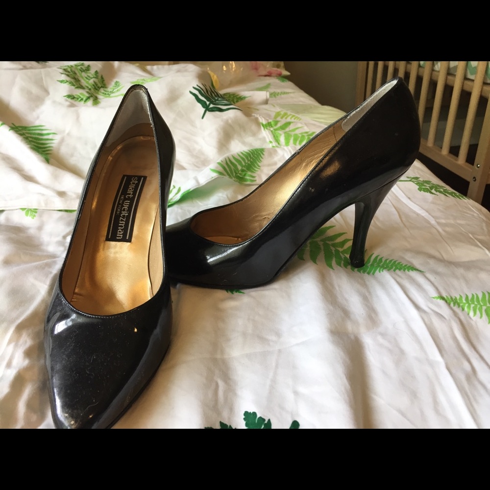 Stuart Weitzman black patent leather 4” stiletto